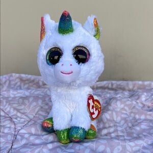 #81 adorable beanie boo Ty White Unicorn Plush with Rainbow Details